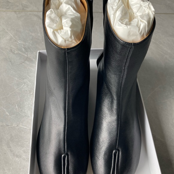 Maison Martin Margiela Shoes - Elegant Black Leather Women's Boots